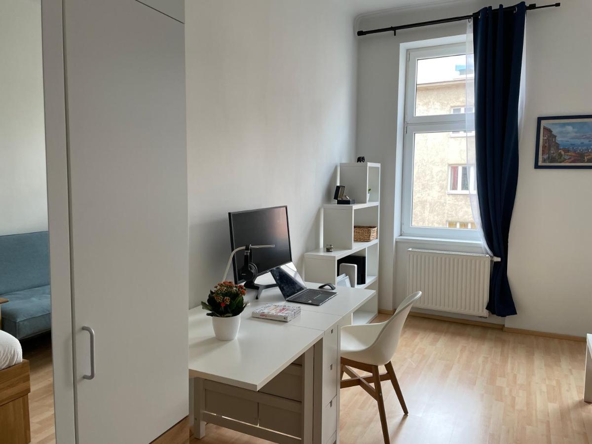 Апартаменты Central Sunny Flat With Free Parking Вена Экстерьер фото